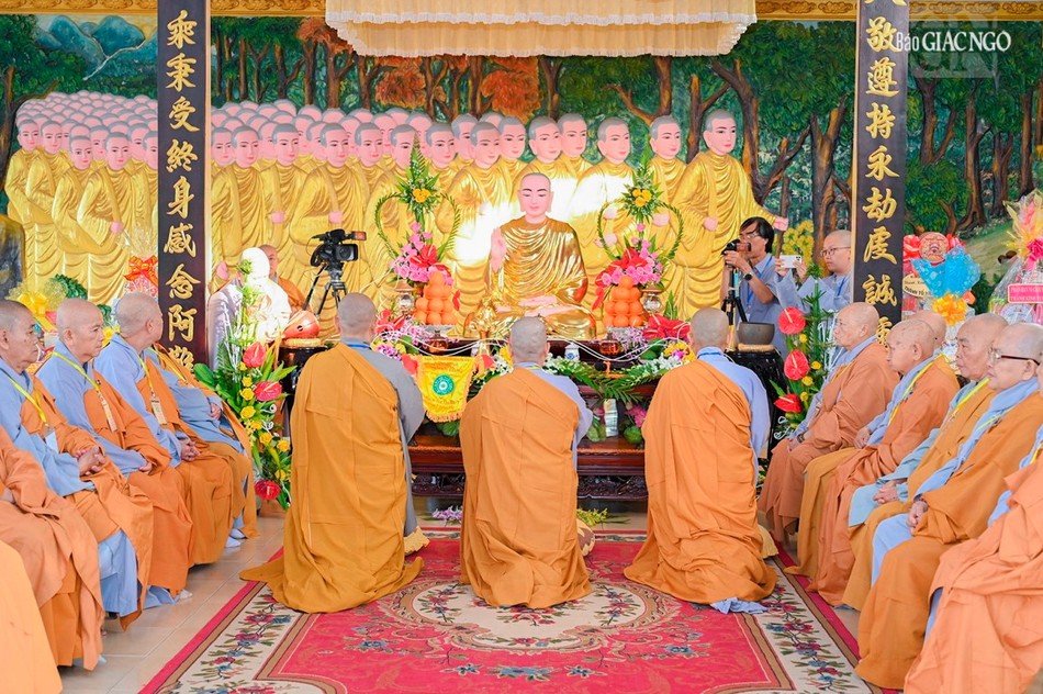 Đại diện Phân ban Ni giới H.Xuyên Mộc, đơn vị đăng cai tổ chức cung tuyên tiểu sử Đại diện Phân ban Ni giới H.Xuyên Mộc, đơn vị đăng cai tổ chức cung tuyên tiểu sử