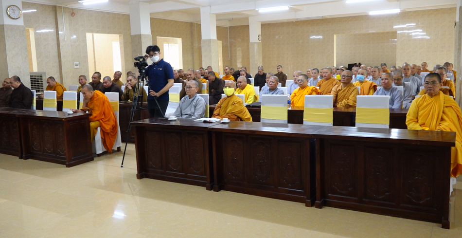 Chư tôn đức tham dự buổi họp