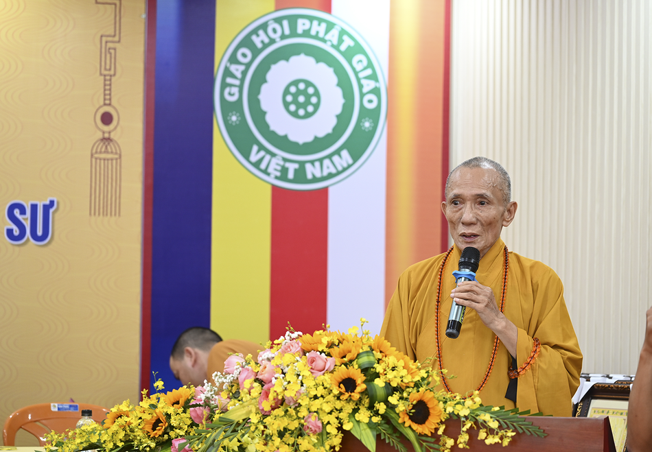 Hòa thượng Thích Huệ Trí phát biểu khai mạc Hòa thượng Thích Huệ Trí phát biểu khai mạc