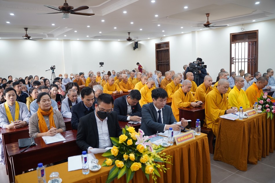 Đại diện lãnh đạo các cơ quan, Tăng Ni sinh, Phật tử Đại diện lãnh đạo các cơ quan, Tăng Ni sinh, Phật tử