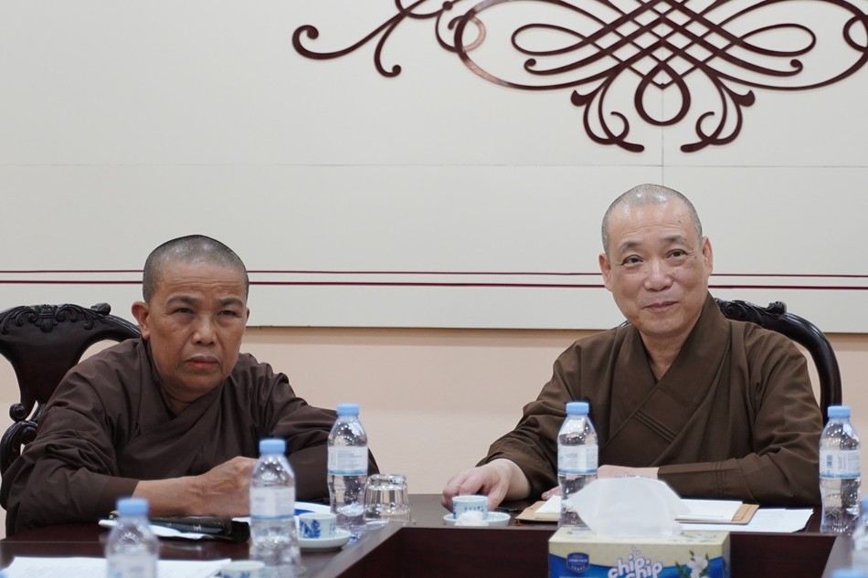 Hòa thượng Thích Bảo Nghiêm chủ trì buổi họp Hòa thượng Thích Bảo Nghiêm chủ trì buổi họp