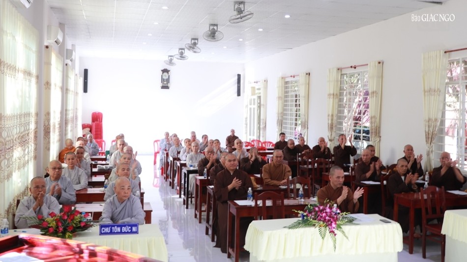 Ban Trị sự GHPGVN tỉnh gặp gỡ Tăng Ni H.Châu Đức