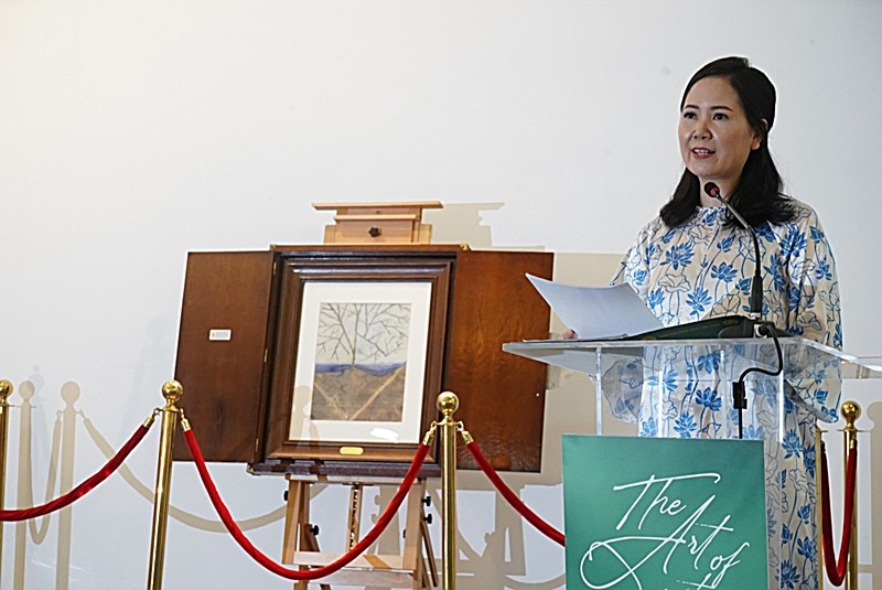 Họa sĩ Phật tử Kim Đức chia sẻ tại triển lãm Họa sĩ Phật tử Kim Đức chia sẻ tại triển lãm