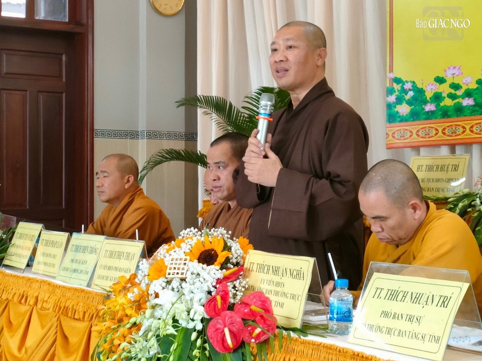 Thượng tọa Thích Thiện Thuận, Phó ban kiêm Chánh Thư ký Ban Trị sự GHPGVN tỉnh có ý kiến tại buổi gặp Ban Trị sự H.Đất Đỏ Thượng tọa Thích Thiện Thuận, Phó ban kiêm Chánh Thư ký Ban Trị sự GHPGVN tỉnh có ý kiến tại buổi gặp Ban Trị sự H.Đất Đỏ