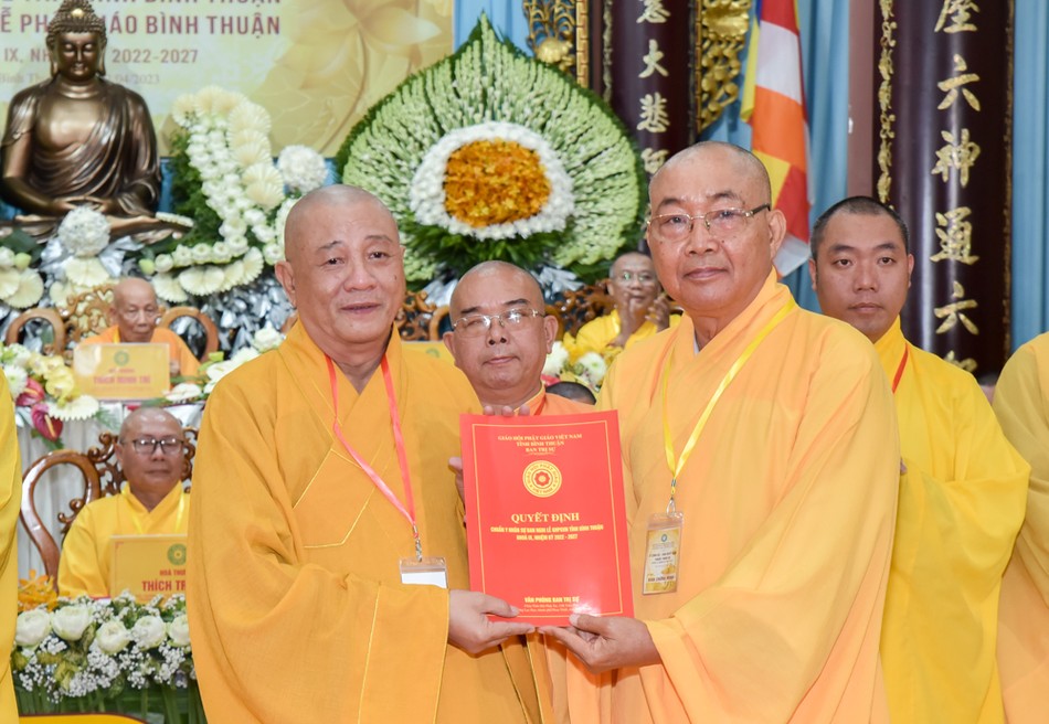 Thượng tọa Thích Nguyên Chơn làm Trưởng ban Nghi lễ Phật giáo tỉnh Thượng tọa Thích Nguyên Chơn làm Trưởng ban Nghi lễ Phật giáo tỉnh