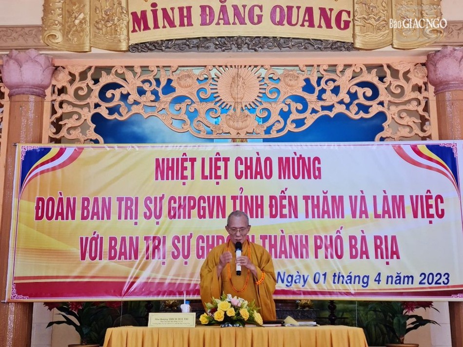 Hòa thượng Thích Huệ Trí tại văn phòng Ban Trị sự TP.Bà Rịa Hòa thượng Thích Huệ Trí tại văn phòng Ban Trị sự TP.Bà Rịa