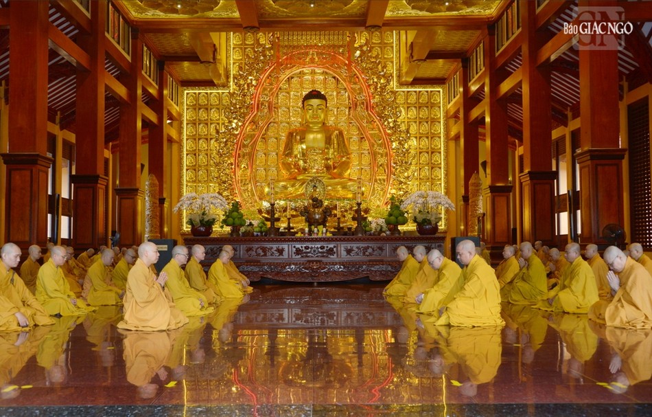 Bố-tát là nghi thức đặc thù của chúng xuất gia làm thanh tịnh Tăng đoàn, trang nghiêm Giáo hội