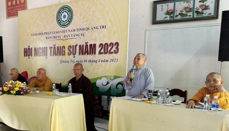 Ni trưởng Thích Nữ Thông Mẫn phát biểu tại hội nghị Ni trưởng Thích Nữ Thông Mẫn phát biểu tại hội nghị