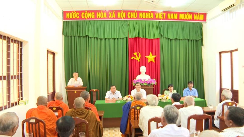 Đoàn thăm bà con Khmer tỉnh Trà Vinh nhân Tết cổ truyền Đoàn thăm bà con Khmer tỉnh Trà Vinh nhân Tết cổ truyền