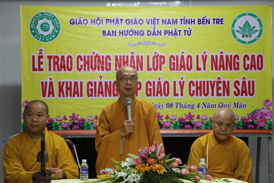 Hòa thượng Thích Nhựt Tấn ban đạo từ Hòa thượng Thích Nhựt Tấn ban đạo từ