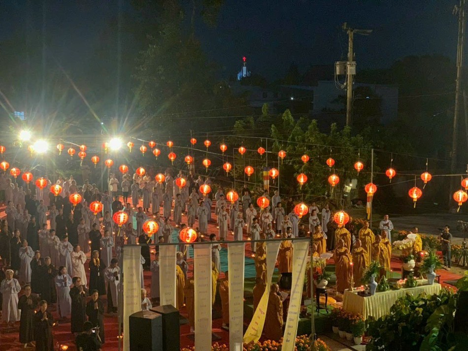 Lễ hội Quán Thế Âm tại khuôn viên chùa Bửu Thọ Lễ hội Quán Thế Âm tại khuôn viên chùa Bửu Thọ