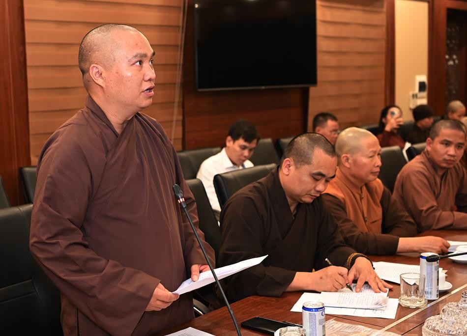 Đóng góp ý kiên tại hội nghị Đóng góp ý kiên tại hội nghị