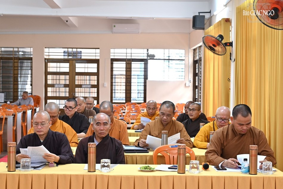 Chư tôn đức Ban Thường trực tham dự buổi họp Chư tôn đức Ban Thường trực tham dự buổi họp