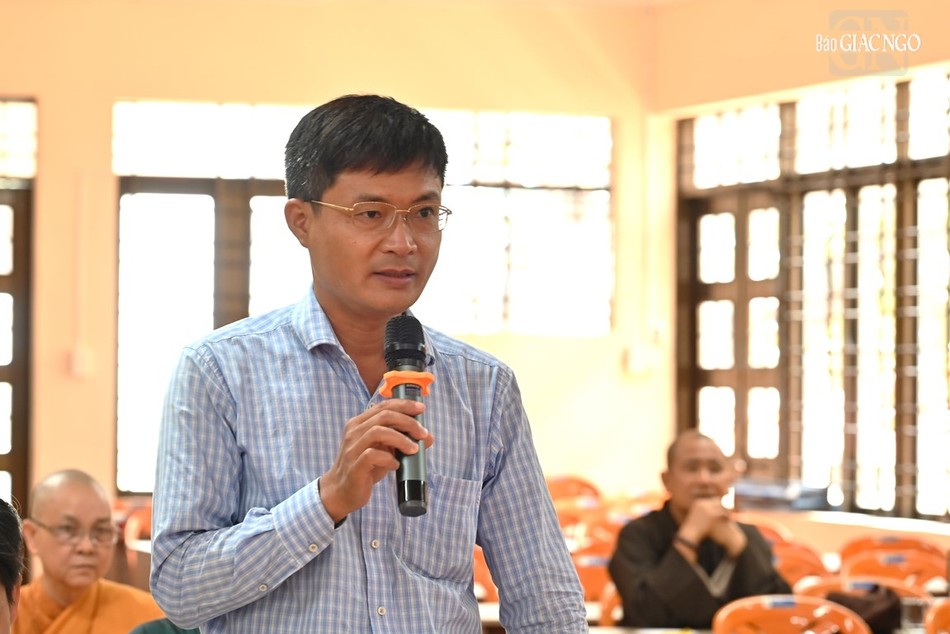 Ông Lê Văn Dũng phát biểu tại buổi họp Ông Lê Văn Dũng phát biểu tại buổi họp