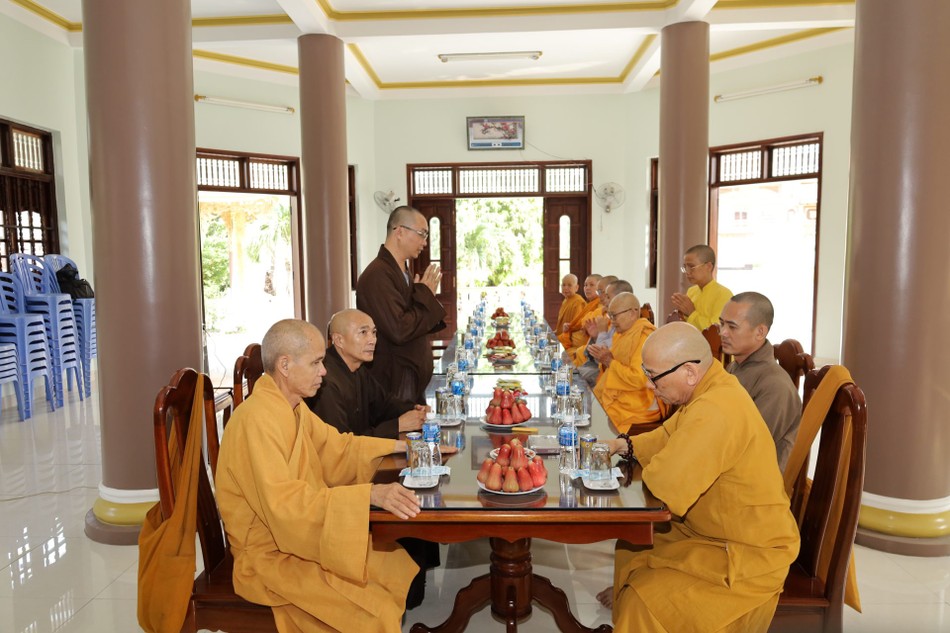 Đoàn chư tôn đức Ban Trị sự GHPGVN tỉnh thăm các tự viện nhằm chuẩn bị tổ chức An cư kiết hạ được chu đáo