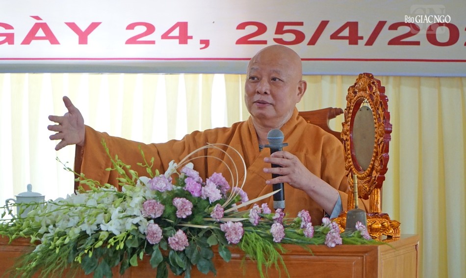 Hòa thượng chia sẻ tại khóa bồi dưỡng Hòa thượng chia sẻ tại khóa bồi dưỡng