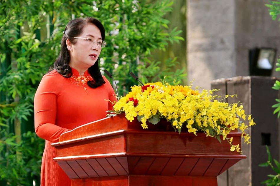 Bà Trần Kim Yến đọc bài tưởng niệm - Ảnh: MT Bà Trần Kim Yến đọc bài tưởng niệm - Ảnh: MT