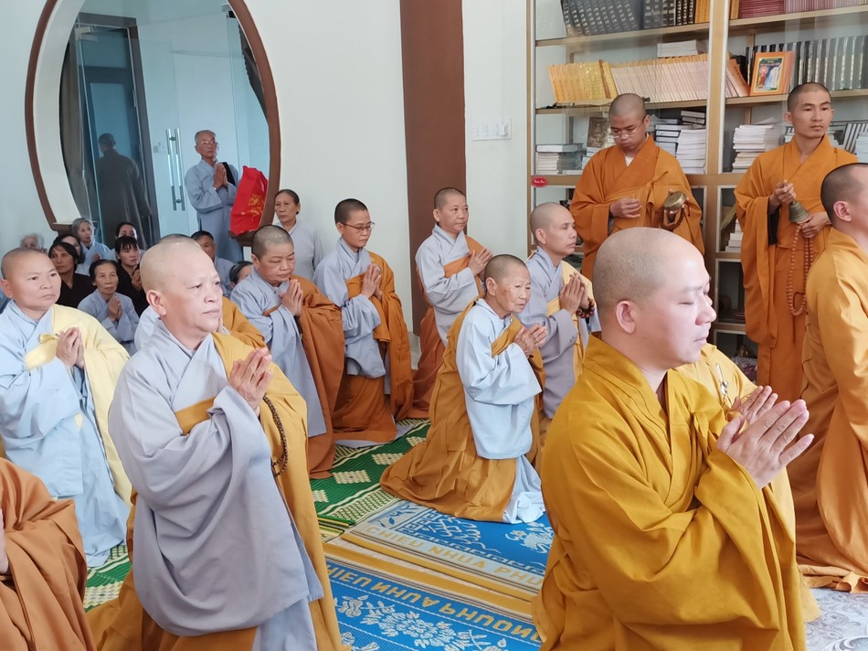 Môn đồ pháp quyến thành kính tưởng niệm Môn đồ pháp quyến thành kính tưởng niệm