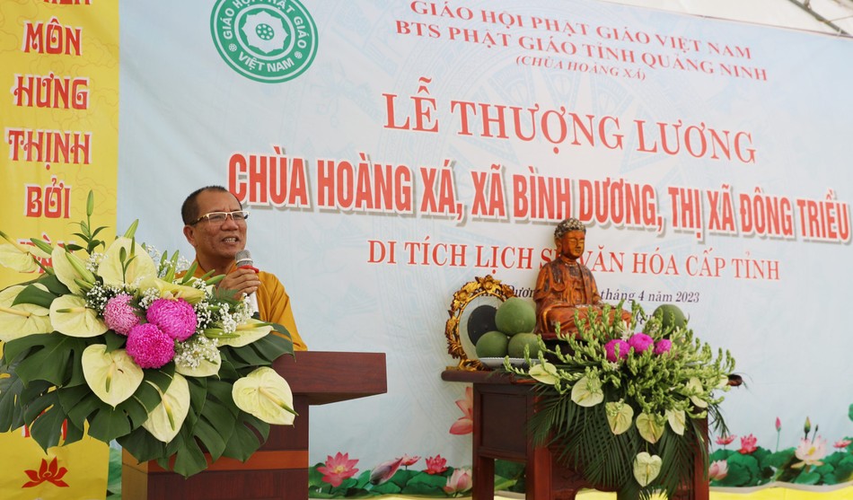 Thượng tọa Thích Đạo Hiển phát biểu tại buổi lễ Thượng tọa Thích Đạo Hiển phát biểu tại buổi lễ