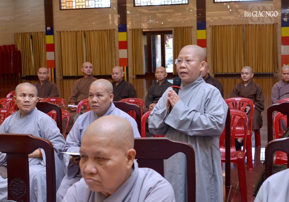 Ni sư Thích nữ Huệ Khánh, Phó ban kiêm Chánh Thư ký Ban Trị sự GHPGVN Q.12 Ni sư Thích nữ Huệ Khánh, Phó ban kiêm Chánh Thư ký Ban Trị sự GHPGVN Q.12