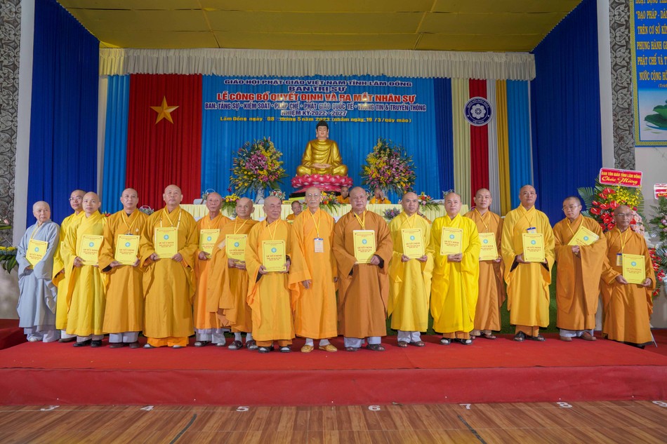 Nhận quyết định Nhận quyết định