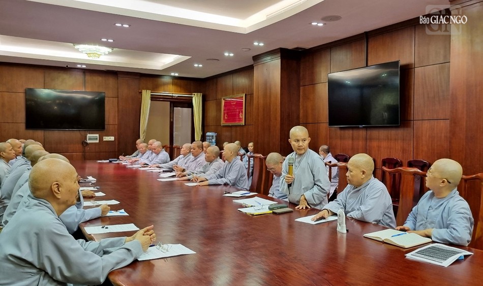 Ni sư Thích nữ Như Nguyệt, Chánh Thư ký Phân ban Ni giới TP.HCM trình các chương trình hoạt động Phật sự Ni sư Thích nữ Như Nguyệt, Chánh Thư ký Phân ban Ni giới TP.HCM trình các chương trình hoạt động Phật sự