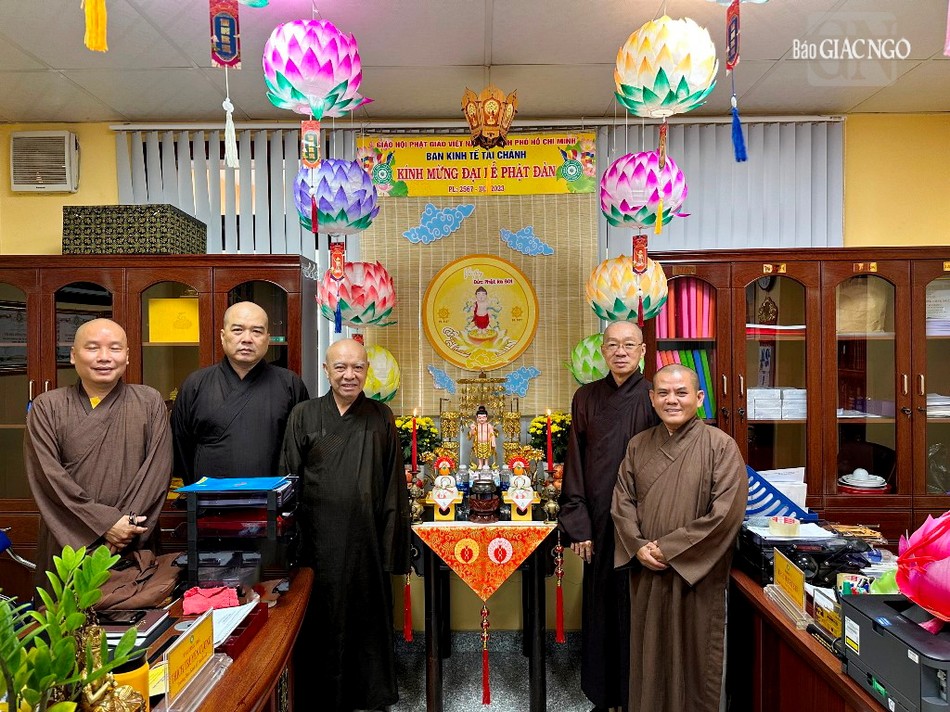 Chụp ảnh lưu niệm - Ảnh: T.Tài Chụp ảnh lưu niệm - Ảnh: T.Tài