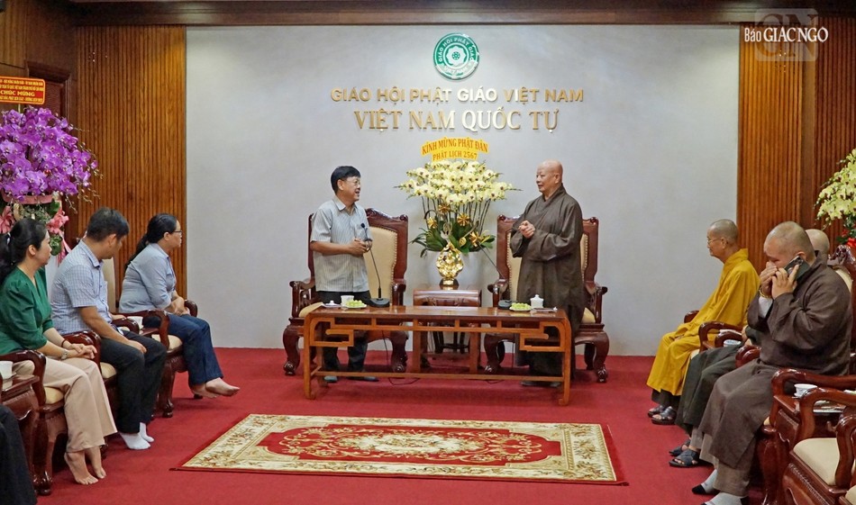 Hòa thượng Trưởng ban Trị sự TP.HCM đáp từ, cảm ơn sự quan tâm của ông Thái Nguyên Phương, Bí thư Đảng ủy P.12 - Q.10 Hòa thượng Trưởng ban Trị sự TP.HCM đáp từ, cảm ơn sự quan tâm của ông Thái Nguyên Phương, Bí thư Đảng ủy P.12 - Q.10