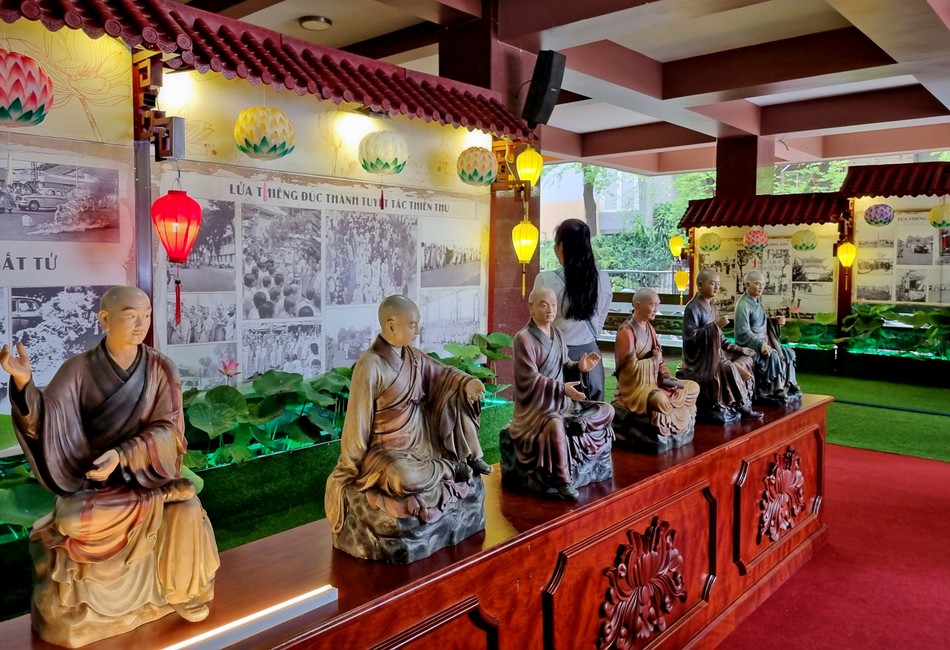 Một góc triển lãm tại Việt Nam Quốc Tự - Ảnh: Ph.V Một góc triển lãm tại Việt Nam Quốc Tự - Ảnh: Ph.V