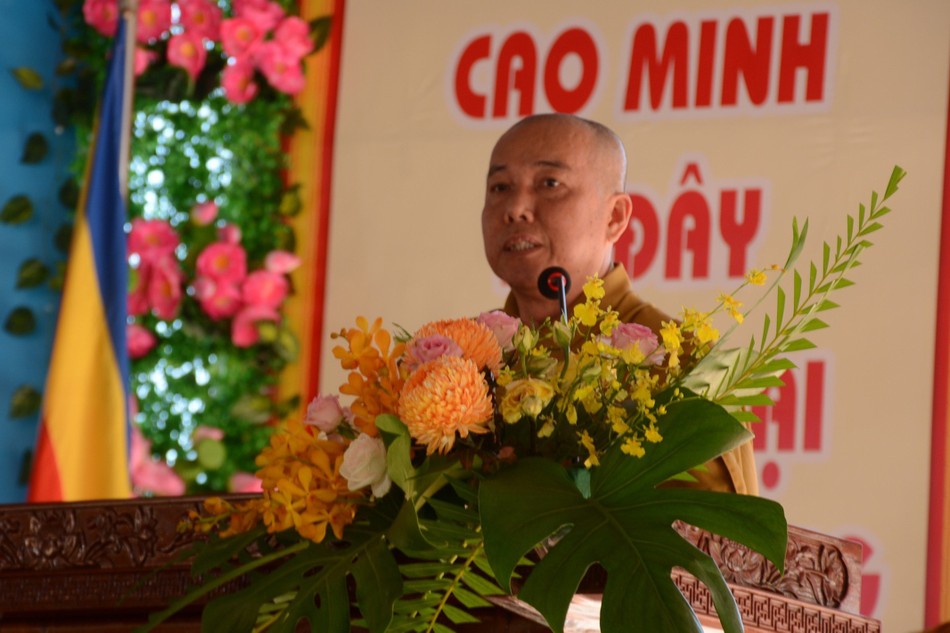 Thượng tọa Thích Giác Nghi đọc diễn văn Phật đản của Hòa thượng Chủ tịch Hội đồng Trị sự Thượng tọa Thích Giác Nghi đọc diễn văn Phật đản của Hòa thượng Chủ tịch Hội đồng Trị sự