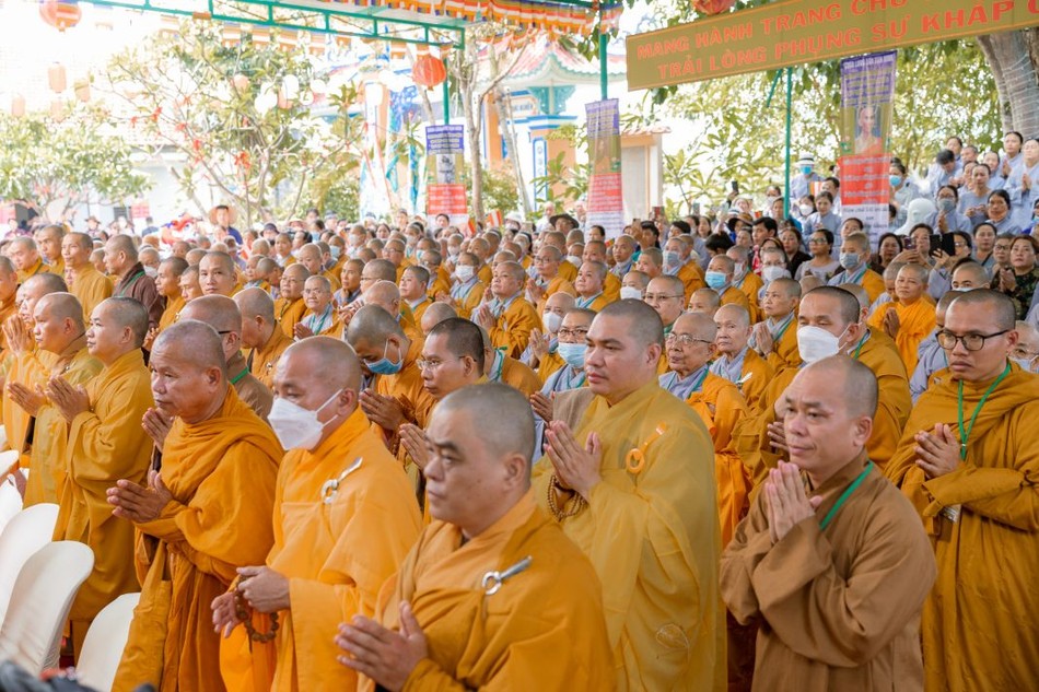 Chư tôn đức Tăng Ni tham dự Chư tôn đức Tăng Ni tham dự