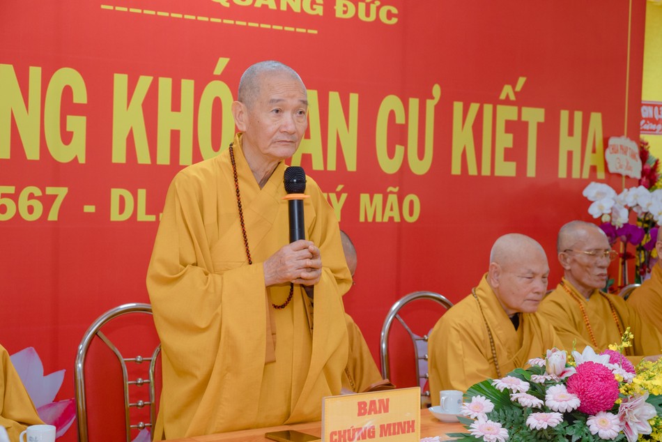 Trưởng lão Hòa thượng Thích Thanh Hùng ban đạo từ Trưởng lão Hòa thượng Thích Thanh Hùng ban đạo từ