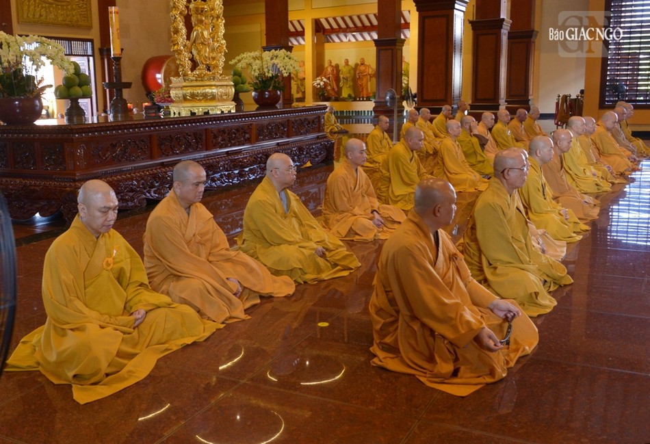 Ngài huấn thị, trong tất cả các trách nhiệm trong điều hành Phật sự chúng ta cần phải hoàn thành, quan trọng nhất là cần có niềm tin vào Đức Phật Ngài huấn thị, trong tất cả các trách nhiệm trong điều hành Phật sự chúng ta cần phải hoàn thành, quan trọng nhất là cần có niềm tin vào Đức Phật
