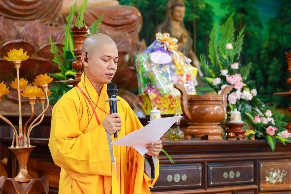 Đại đức Thích Nhuận Nghĩa, Trưởng ban Tổ chức phát biểu khai mạc Đại đức Thích Nhuận Nghĩa, Trưởng ban Tổ chức phát biểu khai mạc
