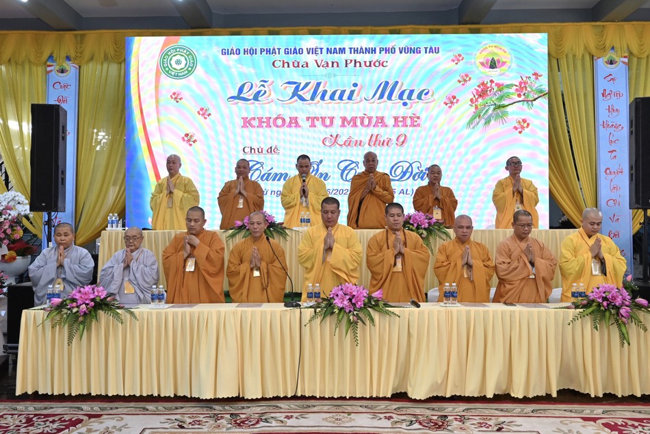 Chư tôn đức chứng minh, tham dự lễ khai mạc