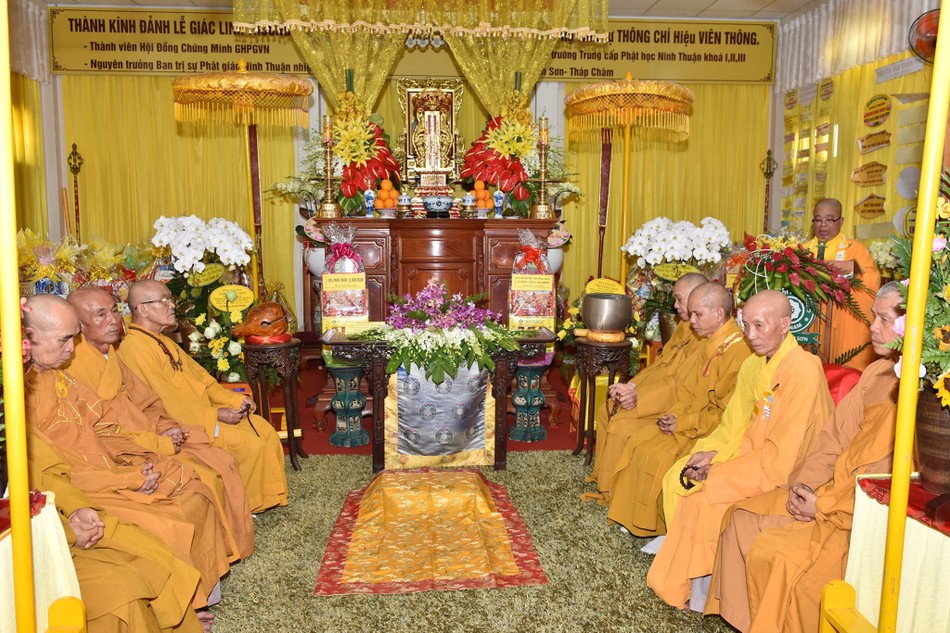 Chư tôn đức chứng minh, tham dự lễ Tiểu tường Trưởng lão Hòa thượng Thích Đồng Tâm Chư tôn đức chứng minh, tham dự lễ Tiểu tường Trưởng lão Hòa thượng Thích Đồng Tâm