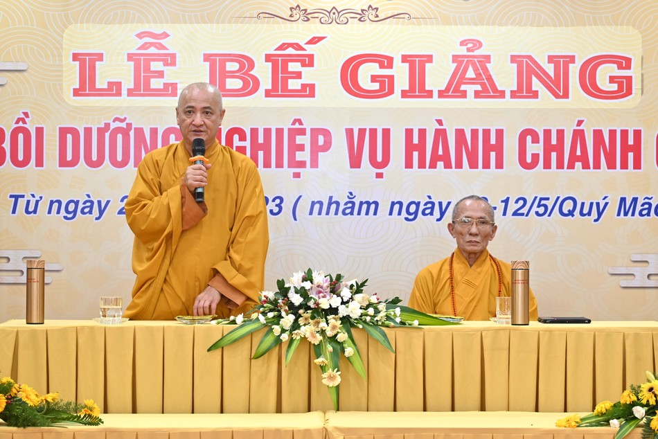 Hòa thượng Thích Huệ Thông, Phó Chủ tịch Hội đồng Trị sự, Trưởng ban Pháp chế T.Ư giới thiệu nội dung mới của Hiến chương GHPGVN tu chỉnh lần VII Hòa thượng Thích Huệ Thông, Phó Chủ tịch Hội đồng Trị sự, Trưởng ban Pháp chế T.Ư giới thiệu nội dung mới của Hiến chương GHPGVN tu chỉnh lần VII