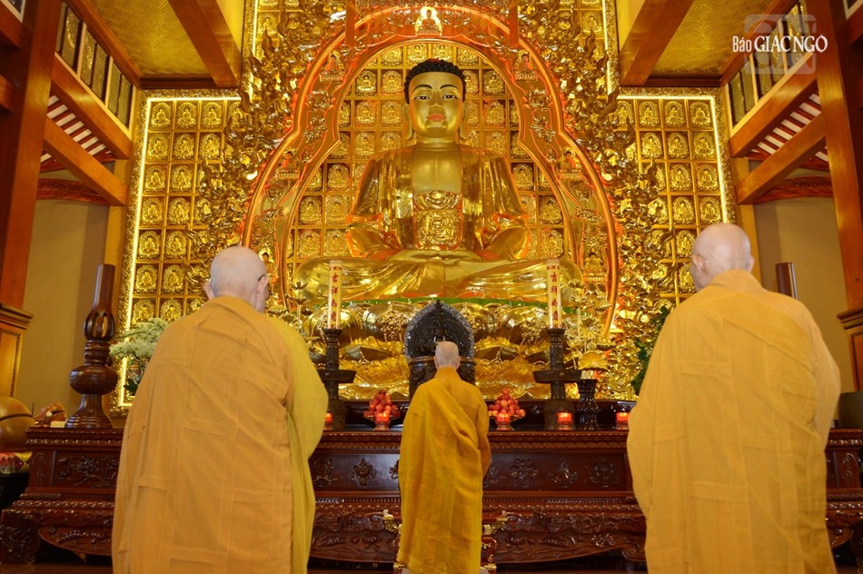 Mỗi kỳ bố-tát làm tăng trưởng nội lực tu tập, thanh tịnh Tăng đoàn, trang nghiêm Giáo hội