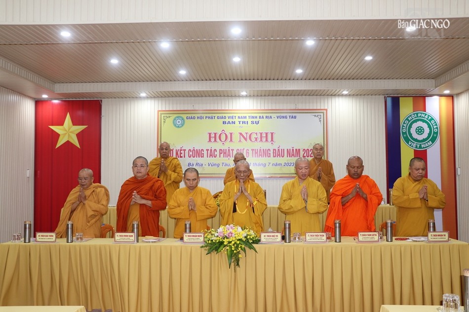 Chư tôn đức chứng minh, tham dự hội nghị Chư tôn đức chứng minh, tham dự hội nghị