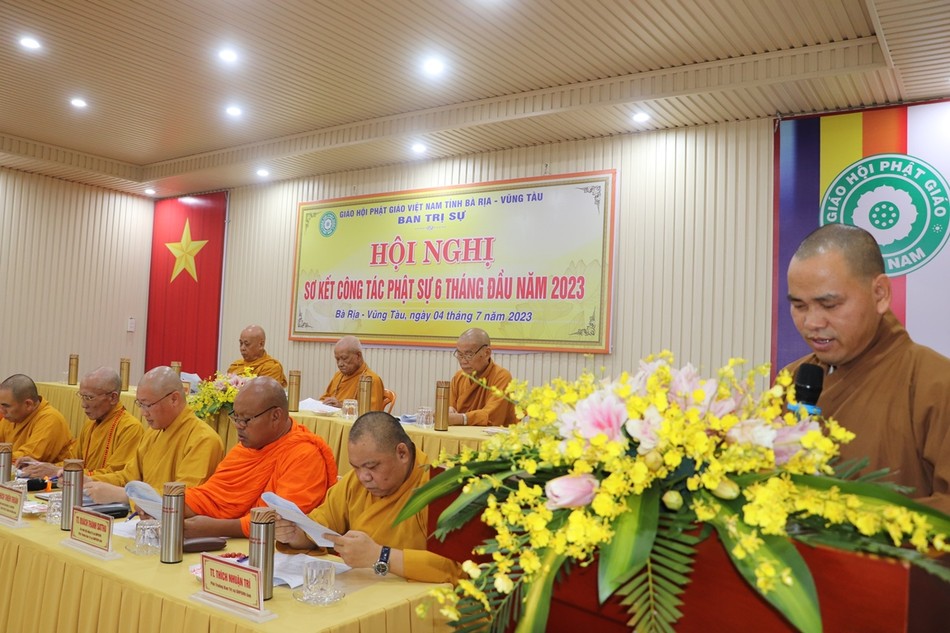 Thượng tọa Thích Thiện Thông, Phó Thư ký kiêm Chánh Văn phòng Ban Trị sự tỉnh báo cáo sơ kết hoạt động của Ban Trị sự tỉnh 6 tháng đầu năm 2023 Thượng tọa Thích Thiện Thông, Phó Thư ký kiêm Chánh Văn phòng Ban Trị sự tỉnh báo cáo sơ kết hoạt động của Ban Trị sự tỉnh 6 tháng đầu năm 2023
