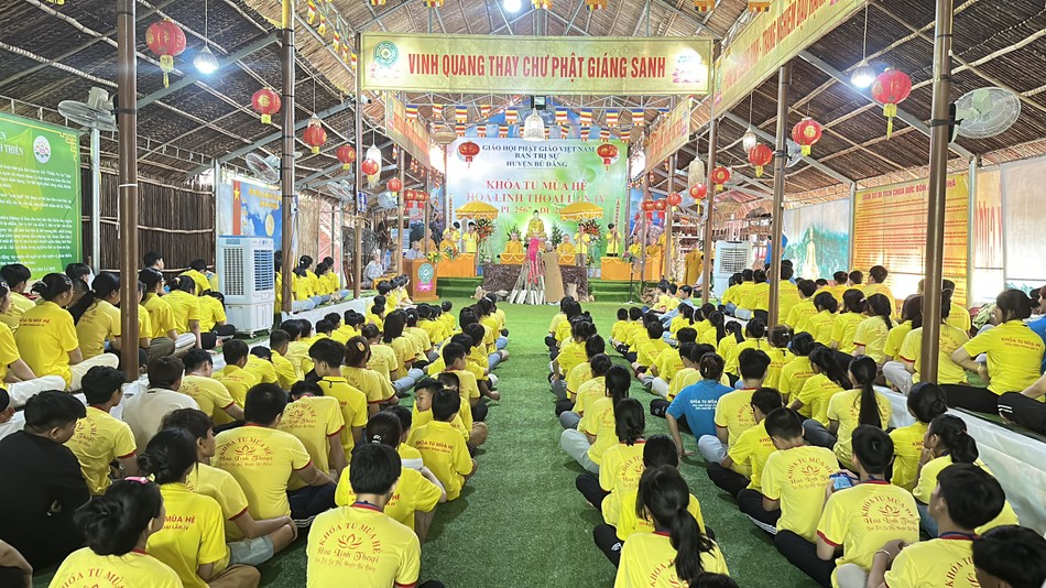 Khóa tu với nhiều hoạt động phong phú Khóa tu với nhiều hoạt động phong phú