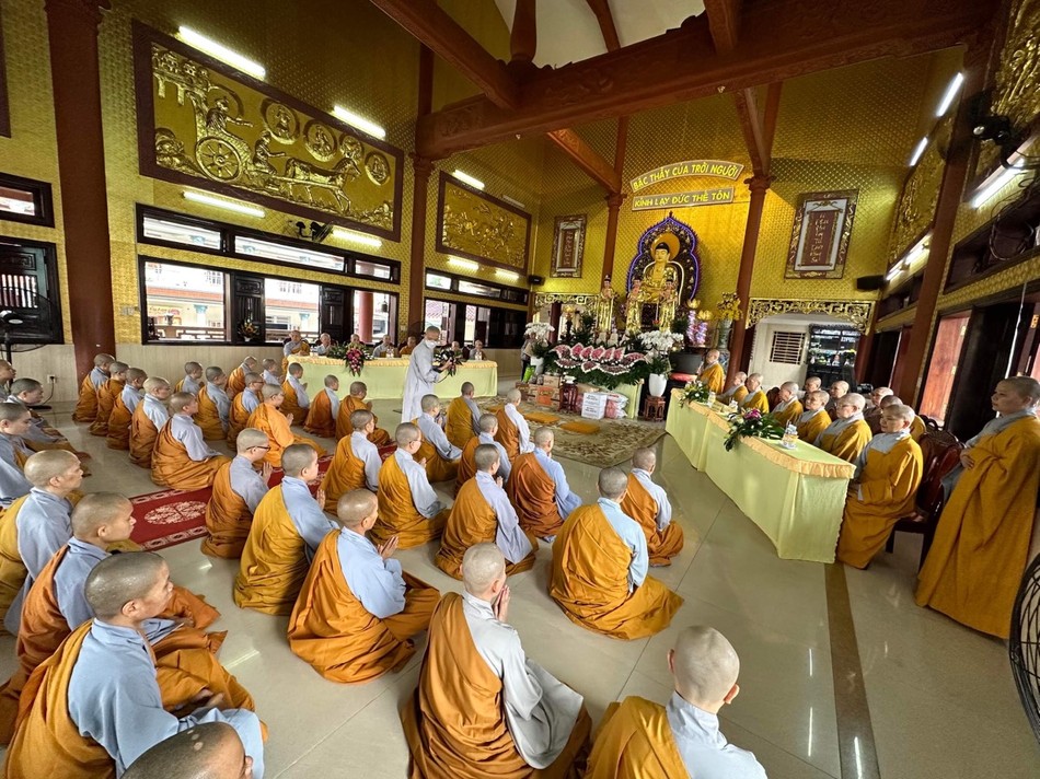 Đoàn 2 tại chùa Từ Hạnh Đoàn 2 tại chùa Từ Hạnh