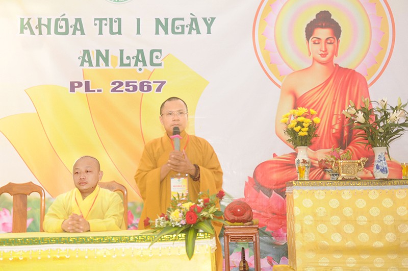 Đại đức Thích Nhật Thanh phát biểu khai mạc Đại đức Thích Nhật Thanh phát biểu khai mạc