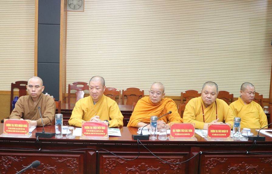 Chư tôn đức Ban Thường trực tham dự Chư tôn đức Ban Thường trực tham dự