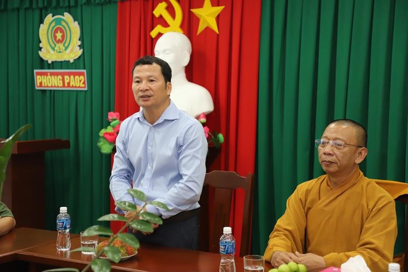 Ông Nguyễn Tấn Thuyên, Trưởng phòng Tôn giáo Sở nội vụ tỉnh Ninh Thuận tiếp đoàn Ông Nguyễn Tấn Thuyên, Trưởng phòng Tôn giáo Sở nội vụ tỉnh Ninh Thuận tiếp đoàn