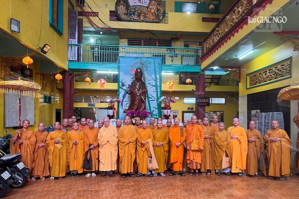 Chụp ảnh lưu niệm Chụp ảnh lưu niệm