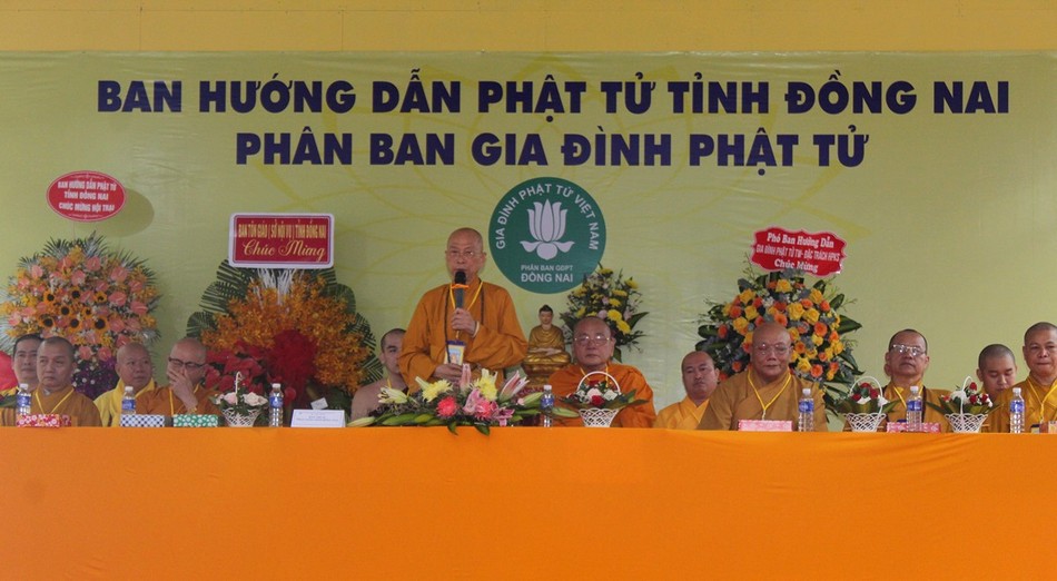 Thượng tọa Thích Huệ Khai cùng chư tôn đức chứng minh, tham dự Thượng tọa Thích Huệ Khai cùng chư tôn đức chứng minh, tham dự