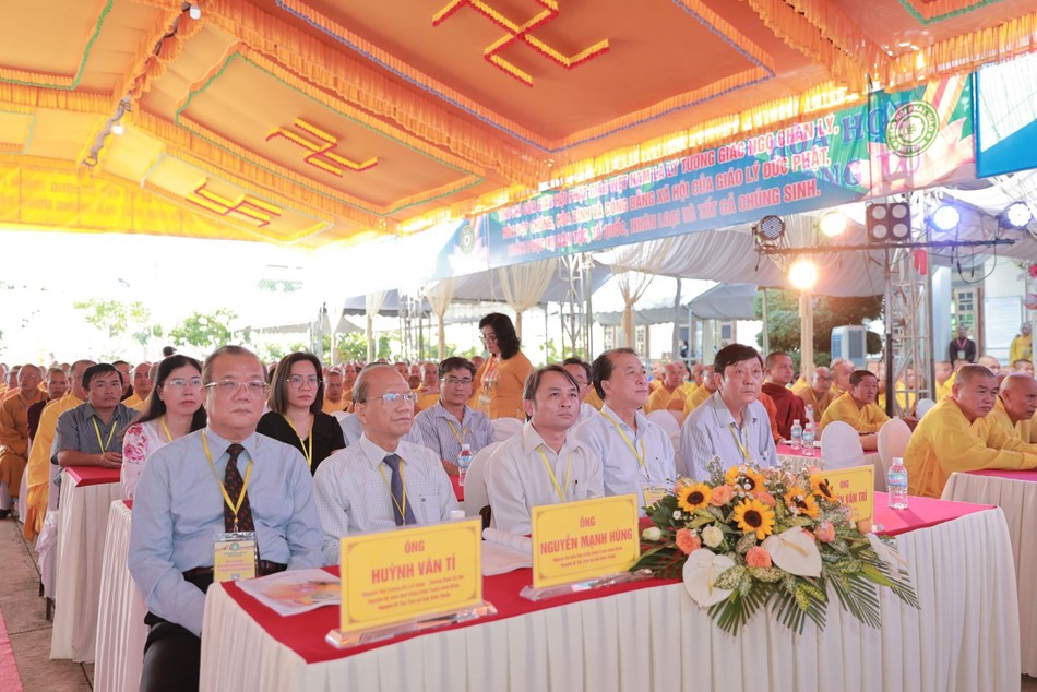 Lãnh đạo Tỉnh ủy, sở ban ngành tỉnh Lãnh đạo Tỉnh ủy, sở ban ngành tỉnh