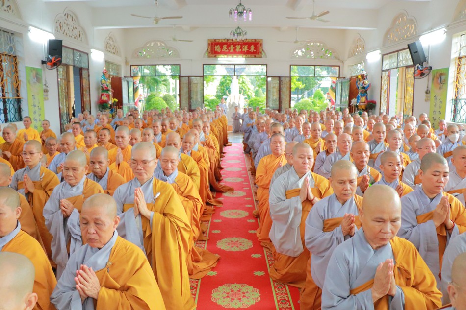 Chư hành giả tại trường hạ Ni viện Thiện Hòa