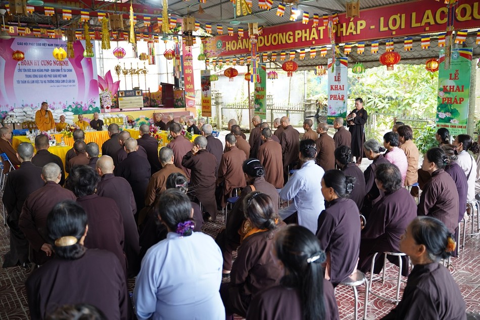 Buổi gặp gỡ tại trường hạ chùa Cam Lộ